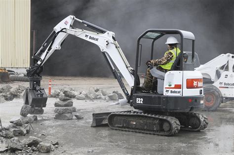 bobcat e32 excavator|bobcat e32 spec sheet.